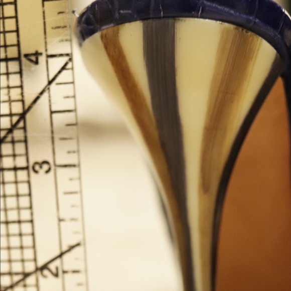 Stuart Weitzman Croc-print Peep-toe Slingbacks - Picture 5 of 5